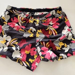 Patagonia baggies 5” - large - common threads partnership- RARE